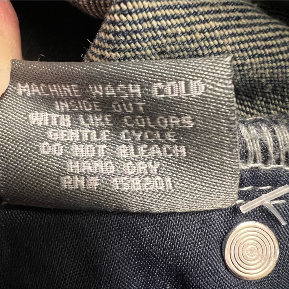 Cali1850 All Over Grommet Low Rise Straight Jeans - Medium Wash size 7/28 - Picture 11 of 14